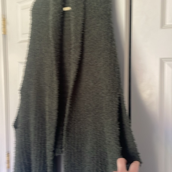 Green Poncho - Picture 4 of 5